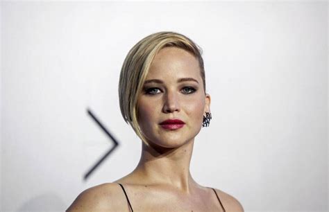 jennifer lawrence. naked|Filme polêmico com nudez frontal de Jennifer Lawrence é ...